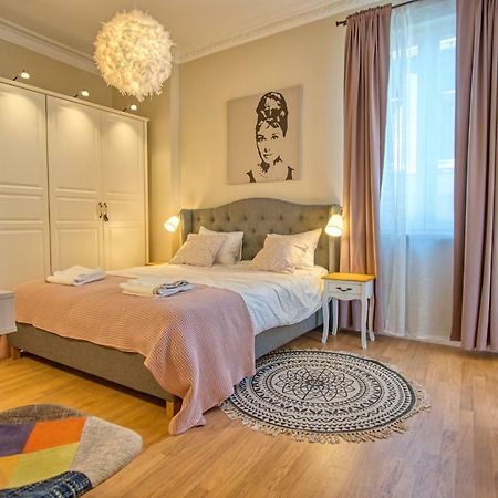 Apartment Audrey By Sofiaspot - Central, Metro To Airport Exterior foto