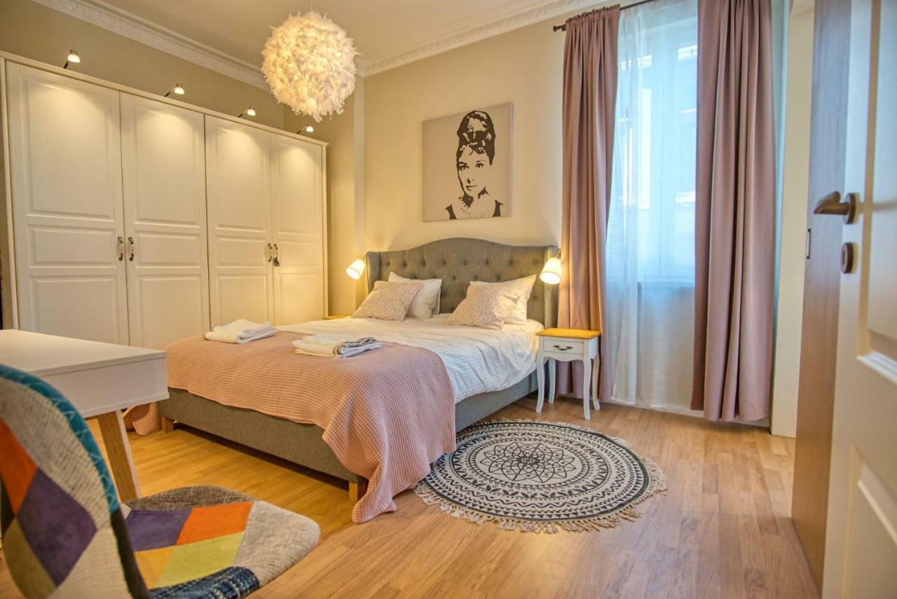 Apartment Audrey By Sofiaspot - Central, Metro To Airport Exterior foto